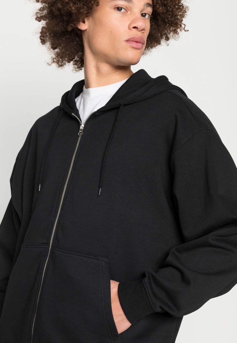 black oversize zip hoodie