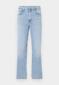 Jeans de un azul claro con un diseño de pierna recta, cinco bolsillos y cierre de botón en la cintura. Elaborados con una tela de mezclilla de textura suave.
