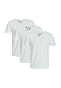 Drei weiße Baumwoll-T-Shirts mit kurzen Ärmeln, im V-Ausschnitt-Design, und zwei dekorativen Knöpfen am Ausschnitt. Glatte Textur und leicht.