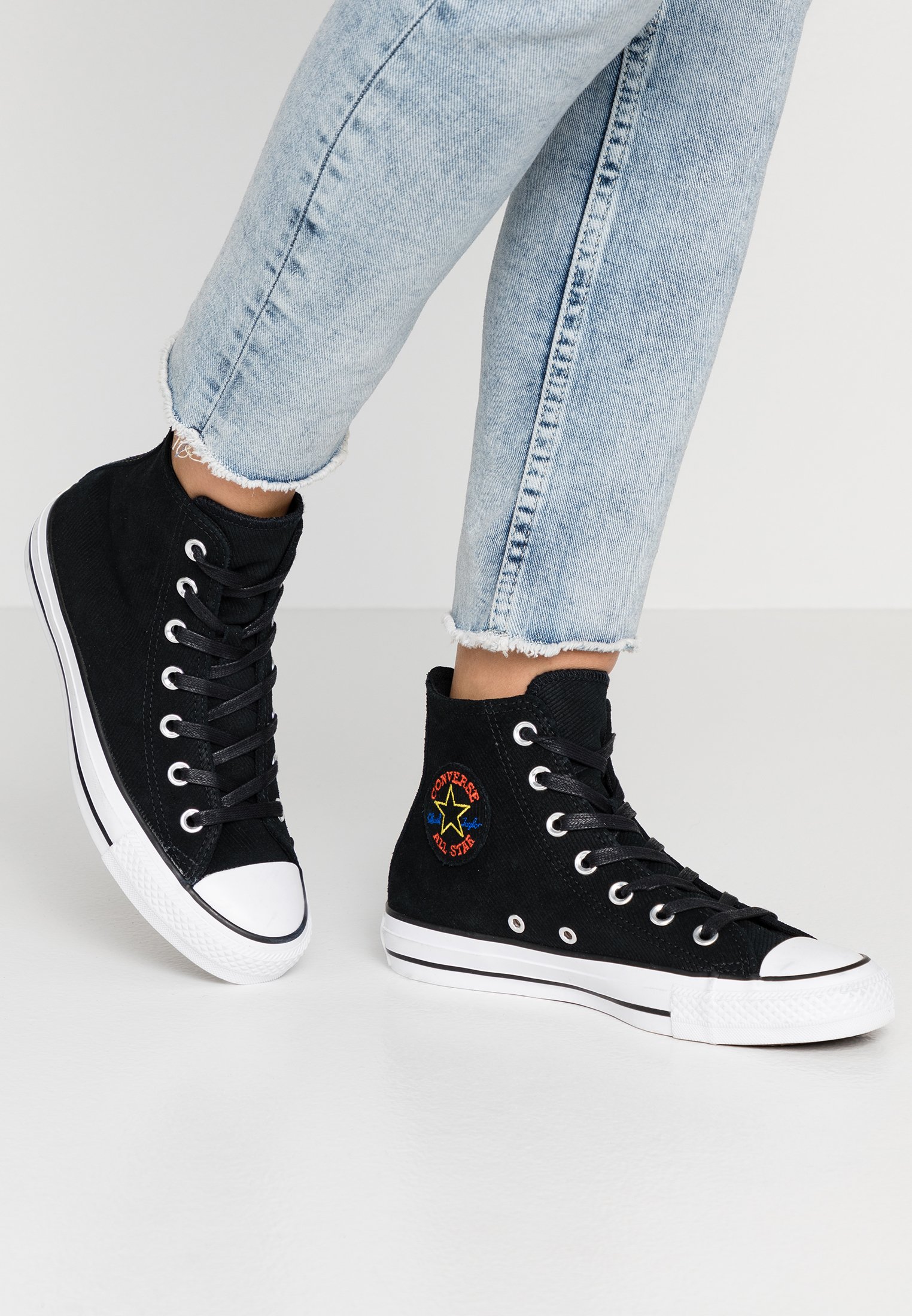 chuck taylor all star retrograde high top
