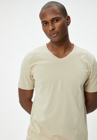 Koton - T-shirt basic