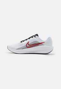 Nike Performance - DOWNSHIFTER 13 - Stabiliteit hardloopschoenen - white/fire red/light smoke grey/black/photon dust Miniatuurafbeelding 1