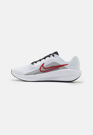 DOWNSHIFTER 13 - Stabilty running shoes - white/fire red/light smoke grey/black/photon dust