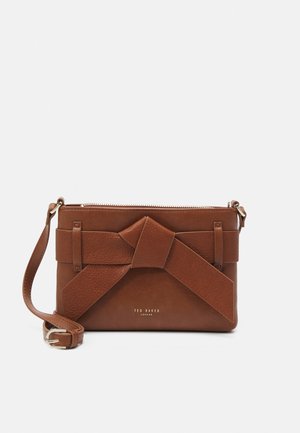 Ropa y Ted Baker marrones mujer y hombre | La nueva colección en Zalando