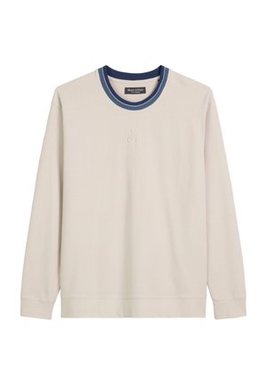 Crème lange mouw shirt met een marineblauwe geribde ronde hals. Fijne "M O P" borduursel op de borst. Zacht materiaal met een relaxte pasvorm.