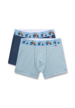 Zwei Jungen-Boxershorts, eine hellblaue und eine dunkelblaue, beide mit einem hellblauen Gummibund, der orange-weiße Traktorillustrationen zeigt.
