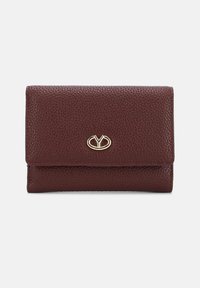 Portafoglio in pelle borgogna con finitura strutturata, dotato di un logo ovale color oro e chiusura a pattina. Design compatto per maggiore comodità.