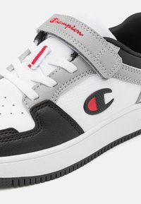 Champion RD18 UNISEX - Tenisky - white/grey/new black