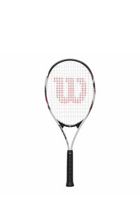Raqueta de tenis Wilson, con un marco en blanco y negro con acentos rojos, una superficie de cuerdas con patrón y un mango de agarre texturizado en negro.