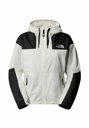 Giacca bianca con dettagli neri, cappuccio, chiusura a zip completa e cordini. Dotata di polsini elastici e tasche con zip. Loghi sul petto.