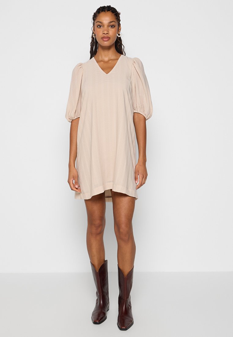 Modström Jurk beige