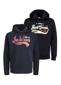 Zwei Kapuzenpullover: einer navyblau mit rotem und weißem Logo, der andere schwarz mit gelben und weißen Akzenten. Beide haben eine Kapuze mit Kordelzug und lange Ärmel.
