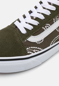 Vans OLD SKOOL UNISEX - Sapatilhas - grape leaf/true white