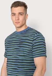 Levi's® VINTAGE - T-shirt básica - olas unexplored