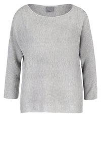 Grå stickad topp med vid halsringning och trekvartslånga ärmar. Har ett texturerat, ribbat mönster för ytterligare detalj och dimension.