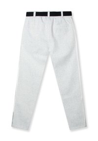 Helle graue Jogginghose mit strukturiertem Finish, ausgestattet mit einem schwarzen elastischen Bund und kontrastierenden weißen Seitenstreifen. Inklusive einer Gesäßtasche.