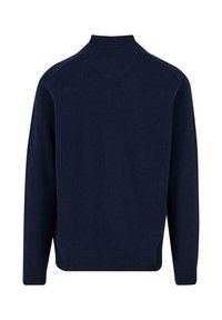 Dunkelblauer Strickpullover mit kurzem Stehkragen, gerippten Bündchen und Saum, der eine glatte Textur aufweist und keine sichtbaren Muster oder Verzierungen hat.