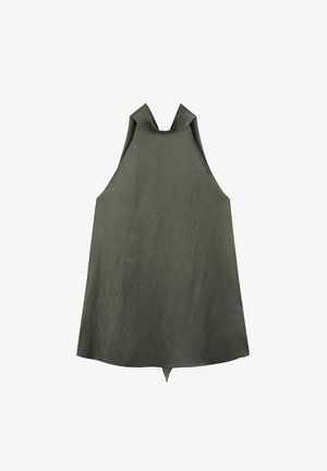 Mouwloze donkergroene halterjurk met een lichte A-lijn en een kleine centrale punt aan de zoom.