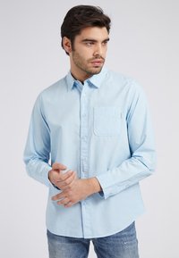 Guess Vapaa-ajan kauluspaita - himmelblau