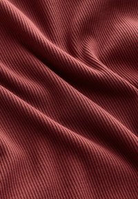 Next RACER STANDARD - Top - mottled red