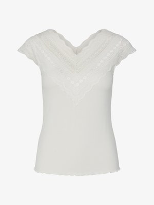 Top alb cu dungi, cu mâneci scurte, având detalii din dantelă cu margini ondulate și decolteu în V. Materialul este ușor și are broderii florale delicate.