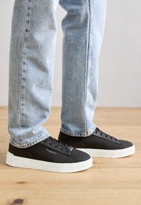 Baskets basses - black