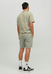 Jack & Jones PSTFURY SRT SN - Rövidnadrágok - tea