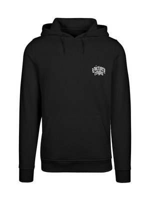 Črna kapuca iz mehkega blaga s kenguru žepom, kapuco s vrvico in belim besedilom "zmaga vlada" na levem prsnem delu.