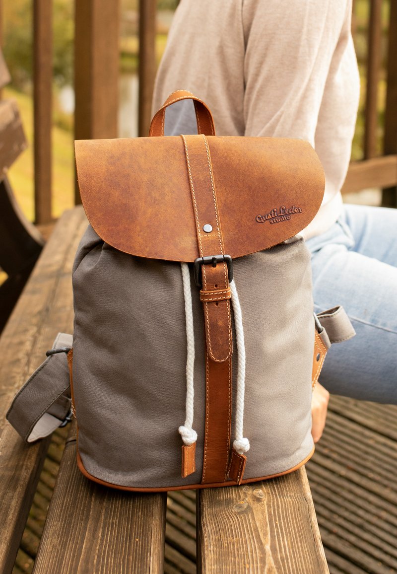 Urban Classics Durchsichtige Tasche Klein City Rucksack Damen - Main Image