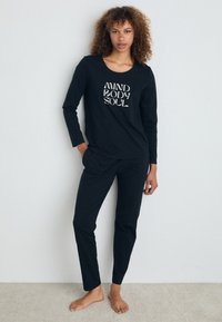 Triumph SET - Pyžamová sada - black