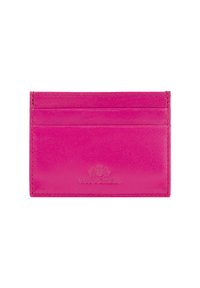 Różowy skórzany portfel na karty z czterema przegródkami na karty, gładką teksturą i wytłoczonym logo. Kompaktowy prostokątny kształt, minimalistyczny design.