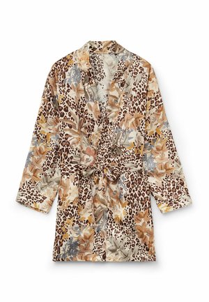 Bata de manga larga con cinturón, estampado combinado de leopardo y hojas de otoño en colores marrón, beige, gris y amarillo apagado.
