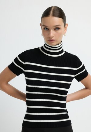 Schwarz-weißer gestreifter Kurzarm-Turtleneck-Pullover aus geripptem Strickstoff, mit einem enganliegenden Design und kontrastierenden weißen horizontalen Streifen.
