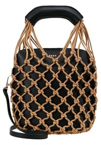 Černá kožená kabelka s tkanou hnědou provazovou síťkou, zaobleným držadlem, odnímatelným popruhem a zlatým logem na přední straně.