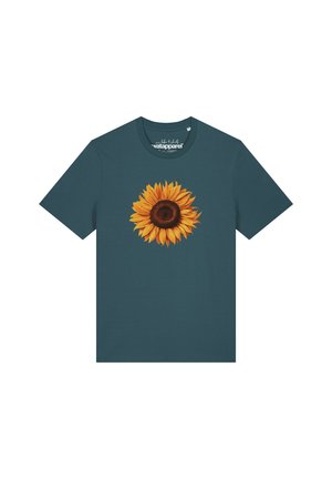 Dunkeltürkisfarbenes T-Shirt mit kurzen Ärmeln und einem großen, detaillierten gelben Sonnenblumenmotiv in der vorderen Mitte.