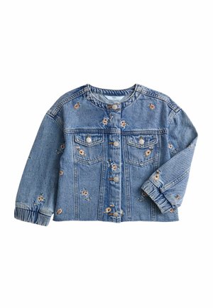 Giacca di jeans con ricamo floreale, colore azzurro chiaro, maniche lunghe con polsini arricciati, chiusura frontale con bottoni e due tasche al petto.