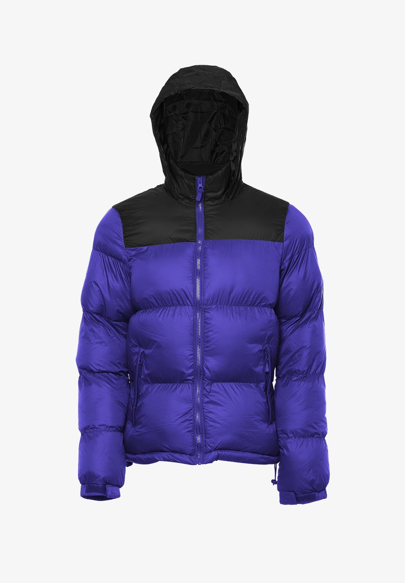 Giacca a vento viola con cappuccio e spalle nere, chiusura con zip e polsini elasticizzati. Presenta un design squadrato e una texture lucida e trapuntata.