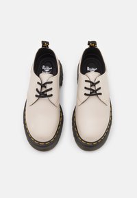 Dr. Martens Šněrovací boty - light grey