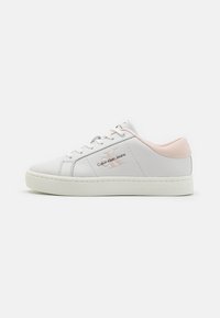 Calvin Klein Jeans - CLASSIC CUPSOLE - Sneakers laag - bright white/peach blush Miniatuurafbeelding 1