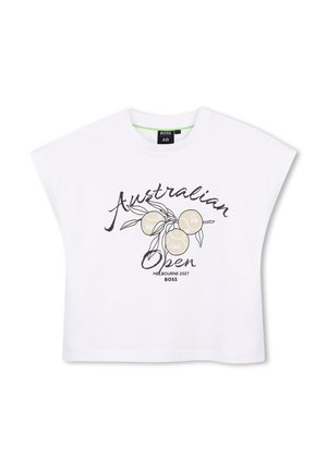 Wit T-shirt met korte mouwen, met een ontwerp van drie ronde vruchten aan een tak en tekst "Australian Open Melbourne 2027 BOSS" op de voorkant.