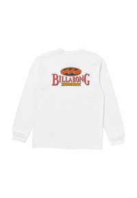 Langermet hvit t-skjorte med et flerfarget "Billabong"-logo og teksten "SINCE 1973" på baksiden. Standard passform, laget av bomull.