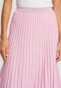 CALLI CYRIL - Klostuotas sijonas - pale pink