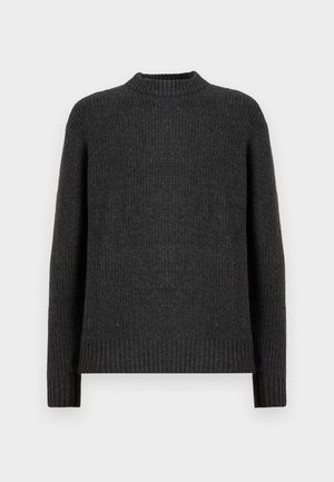 Pull en maille côtelée gris foncé avec des manches longues, un col rond et une finition texturée, présentant une coupe décontractée et des fentes sur les côtés à l'ourlet.