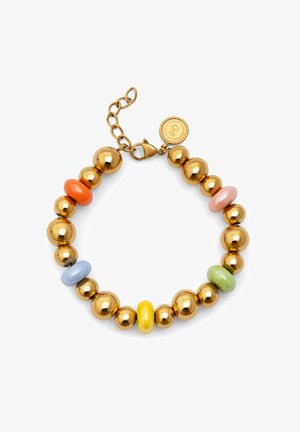 Bransoletka z koralików w kolorze złotym, z błyszczącymi kulistymi koralikami oraz kolorowymi akcentami ceramicznymi w odcieniach pomarańczowym, różowym, niebieskim, żółtym i zielonym.