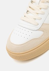 ARKK Copenhagen UNCOVER UNISEX - Joggesko - white