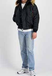 Alpha Industries Bomberjakke - black
