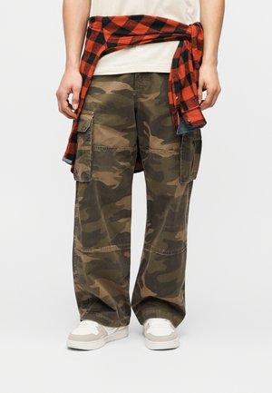 TREND DROP SUPER BAGGY MILITARY CARGO - Παντελόνι cargo - green