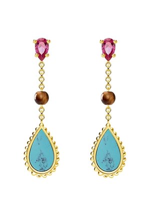 Pendientes colgantes de oro con piedras superiores en forma de lágrima rosa, una pequeña cuenta marrón y grandes colgantes en forma de lágrima turquesa con bordes dorados ondulados.