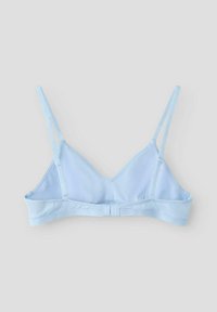 Hellblaue Bralette mit verstellbaren Trägern, glatter Textur, dreieckigen Cups und einem Hakenverschluss im Rücken. Einfaches Design ohne Polsterung.