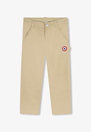 Pantaloni in cotone beige con design a gamba dritta, dotati di tasche anteriori e un logo ricamato circolare sul lato sinistro.